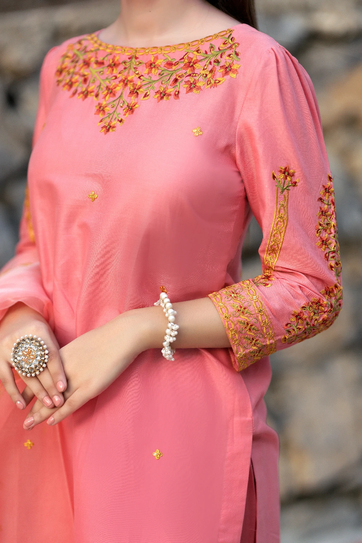 Elara, Festive Pret - Image 4