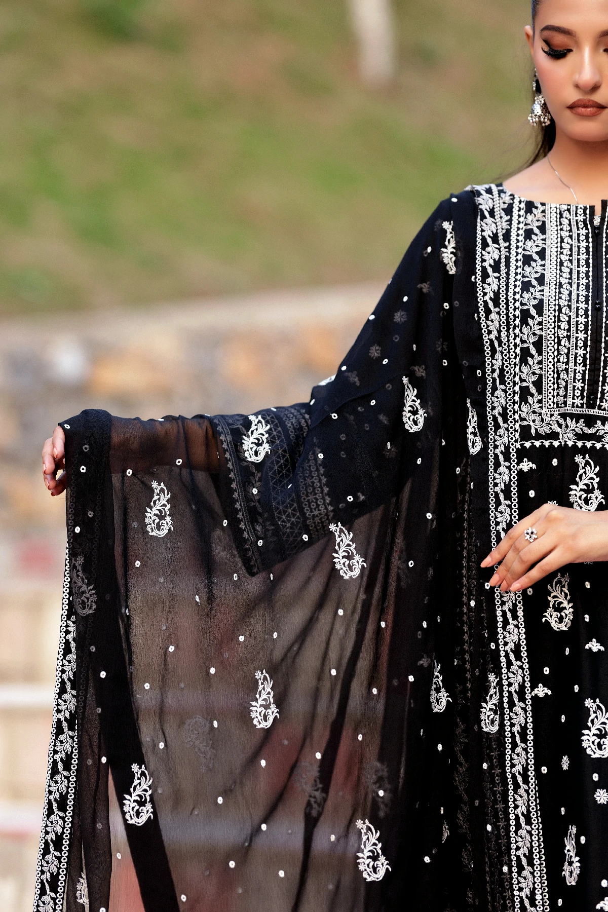 Naqsh-e-Hamayal, Signature Pret - Image 5