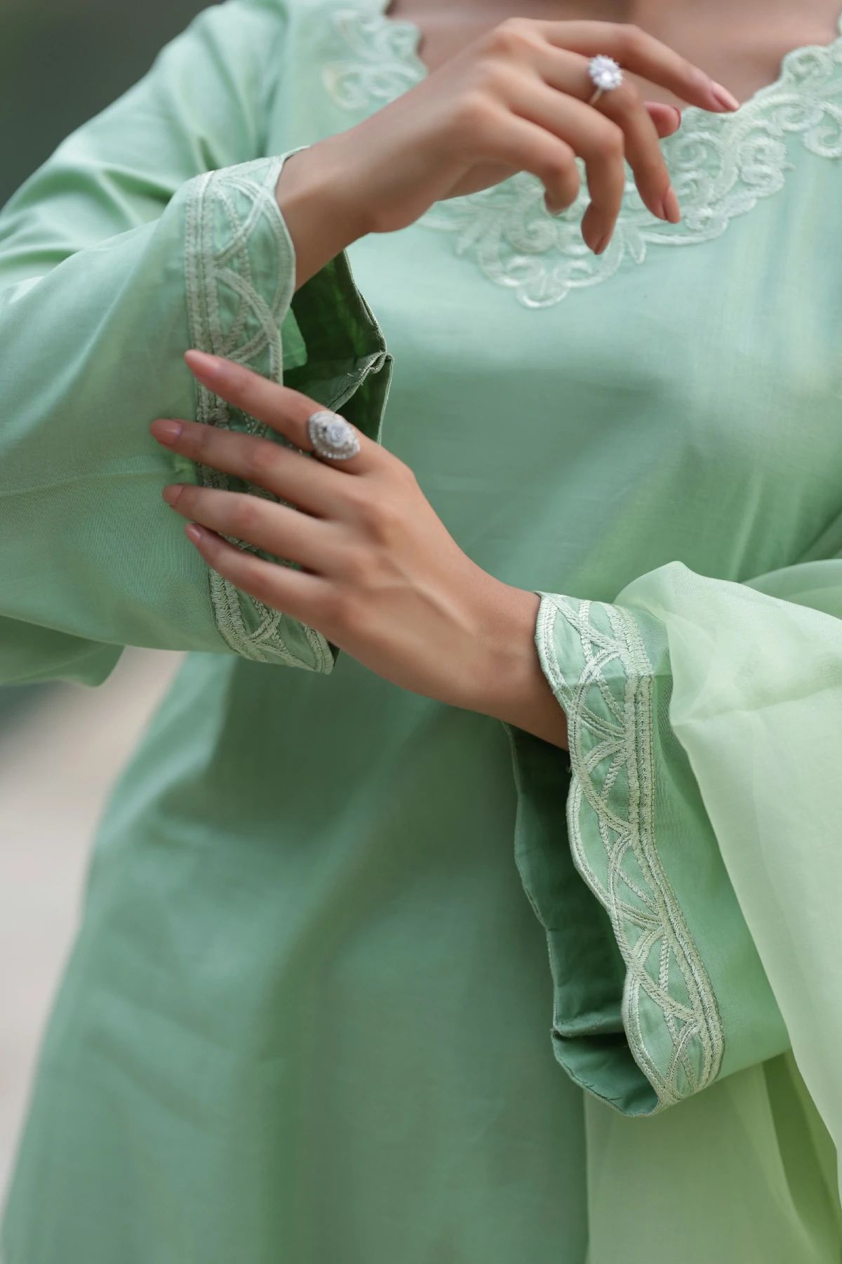 Lina, Royal Pret - Image 3